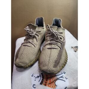 Adidas Yeezy 350 boost 9.5